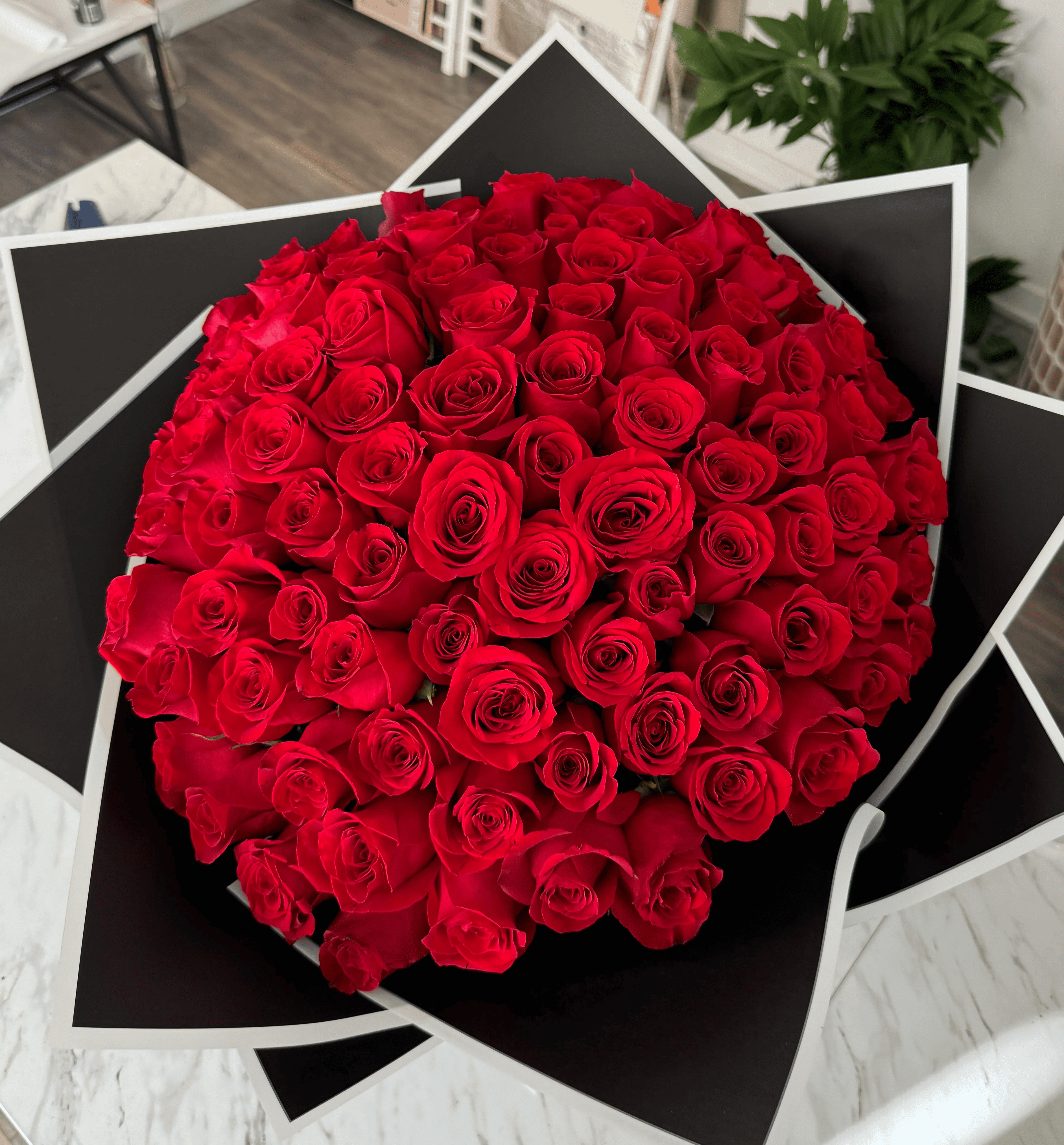 100 Red Roses Luxury Bouquet
